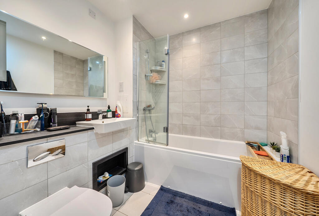 Apartment in London - More