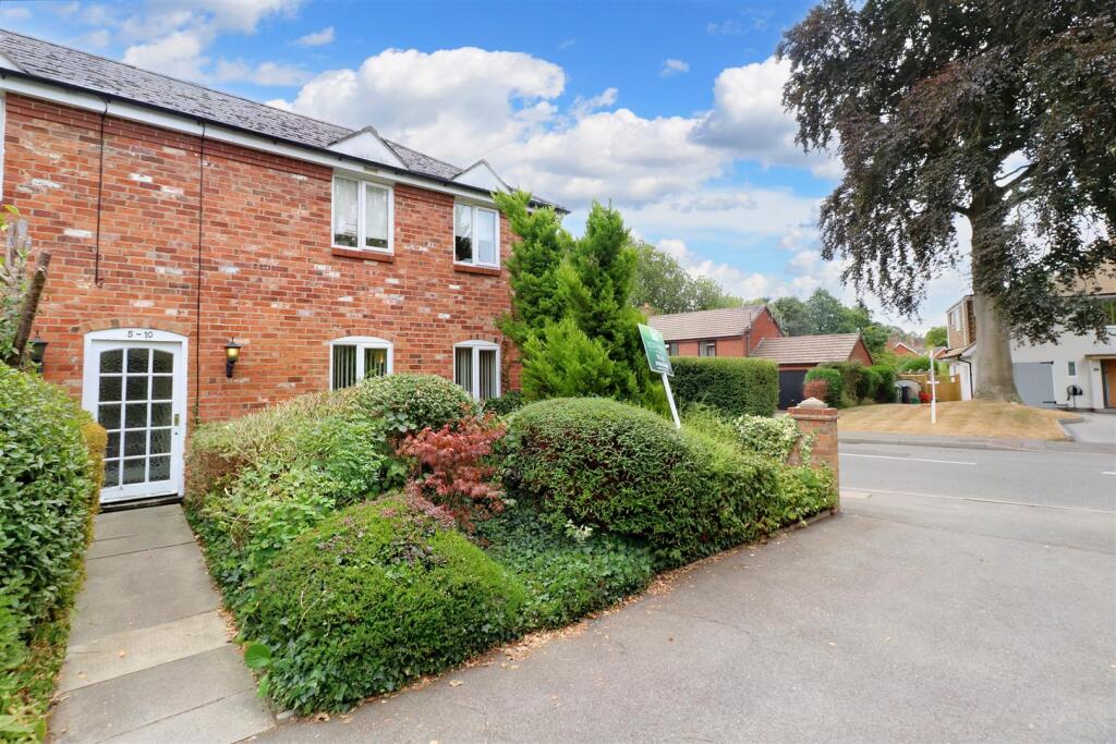 Main image of property: Manor Road, Kenilworth