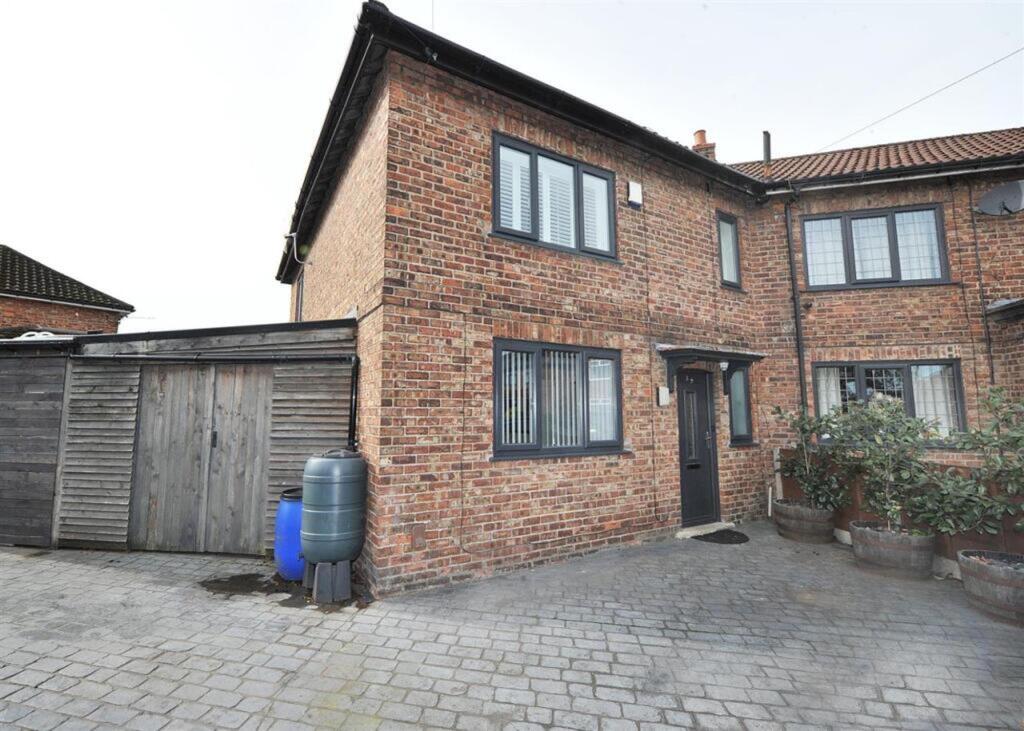 3-bed semi-detached on Victory Road, Cadishead, M44, £295,000