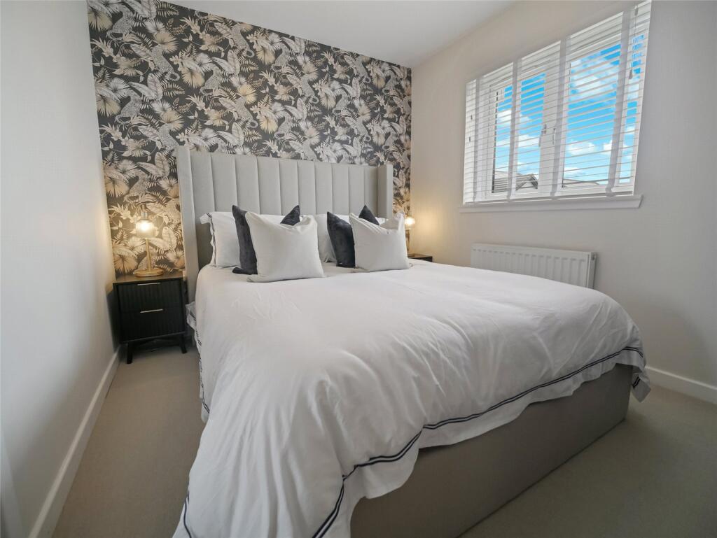 Dunrobin Drive, Stewartfield, East Kilbride, South Lanarkshire, G74 photo 4