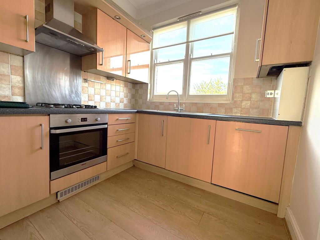 Apartment in London, Chingford - View 5