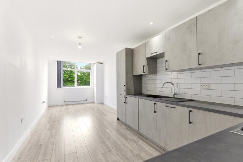 Main image of property: West Street, Dunstable, Bedfordshire, LU6