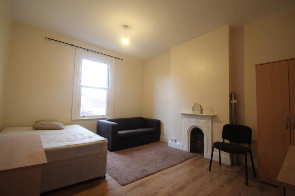 6 bedroom house share for rent