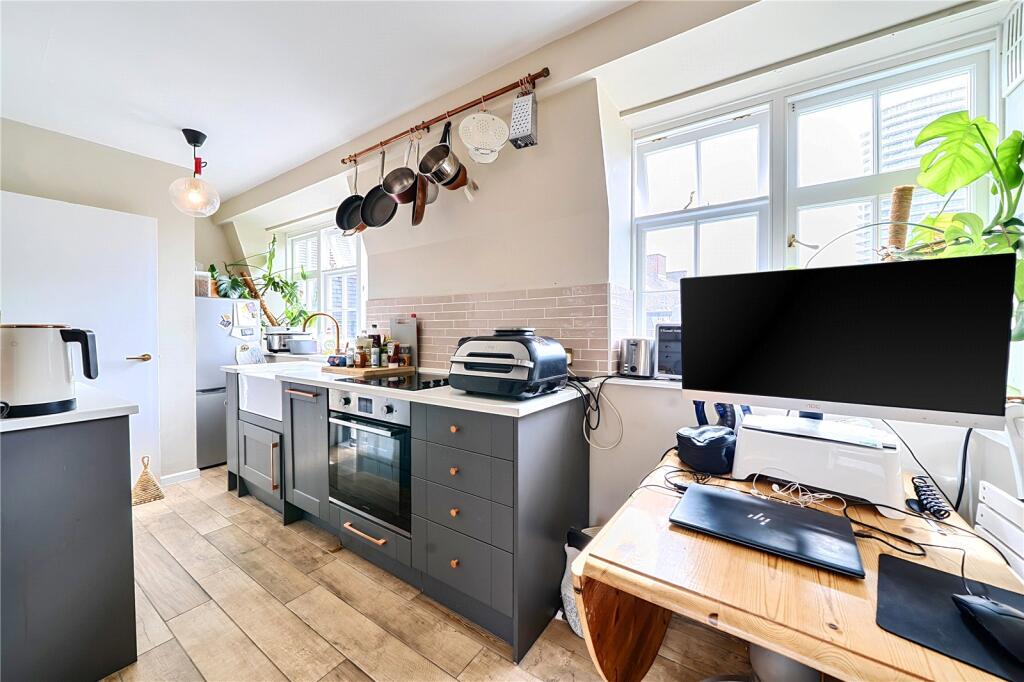 Apartment in London - View 5