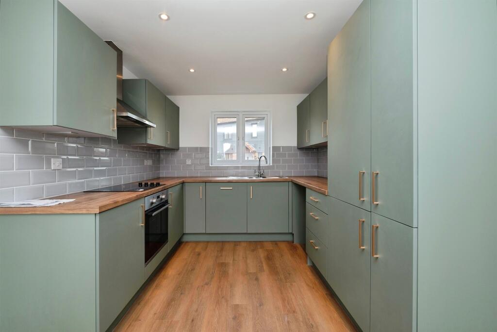 Emerald Close, Bradwell, Great Yarmouth photo 3