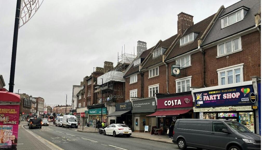341343 Green Lanes Pic 4.jpg