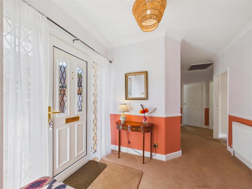 House in Hull - View 5