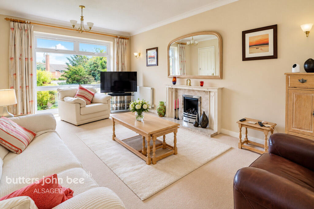 House in Stoke-on-Trent - More