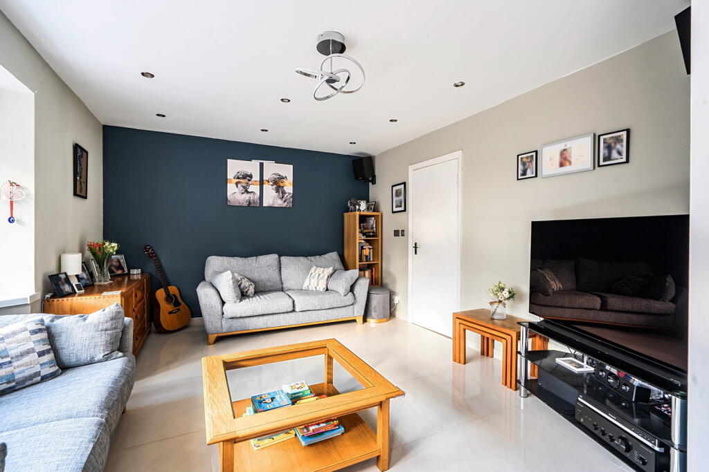House in Sandwell, West Midlands - More