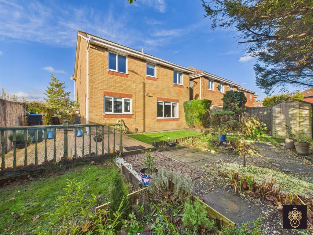 13, Darvel Avenue, The Paddocks - Southcraig photo 4