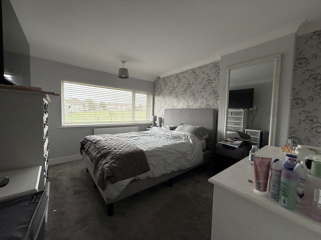 House in Northampton, North Northamptonshire - View 3