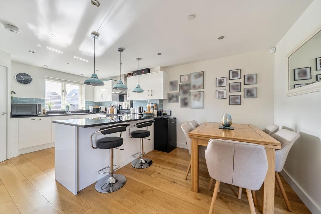House in Luton - View 5