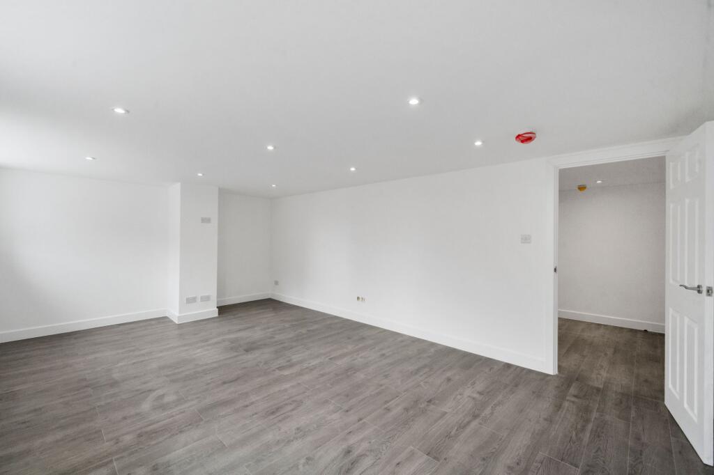 Apartment in Wigan - View 3