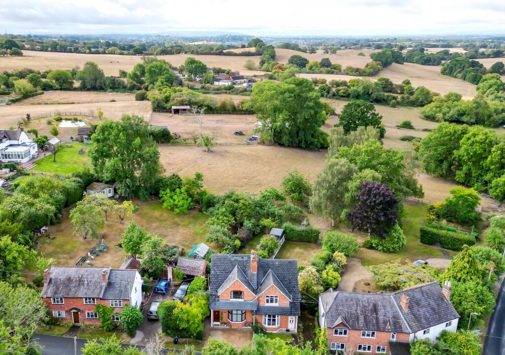 Main image of property: Weavers Hill, Hunt End, B97