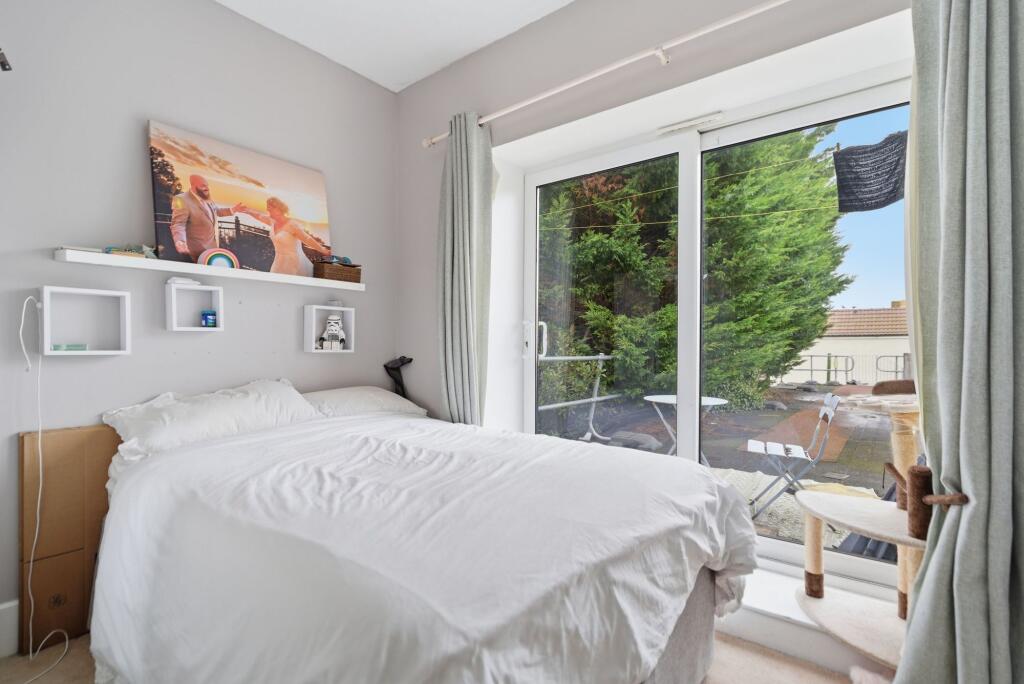 Apartment in Bristol - More