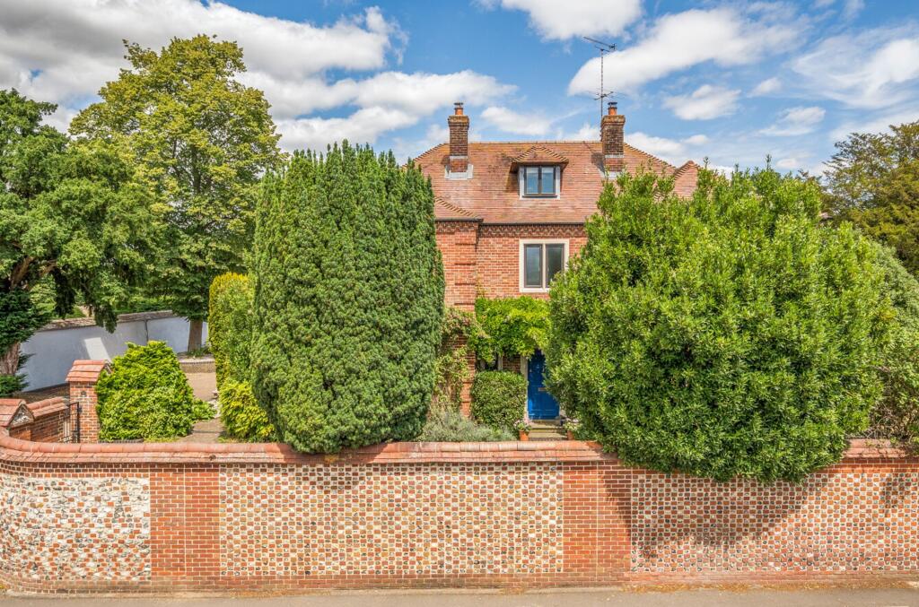 Main image of property: 41 Salisbury Road, Amesbury, SP4