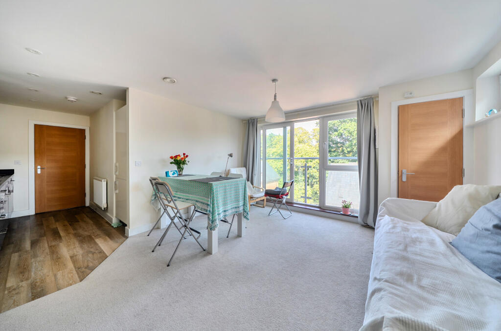 Main image of property: The Avenue, Southampton, Hampshire