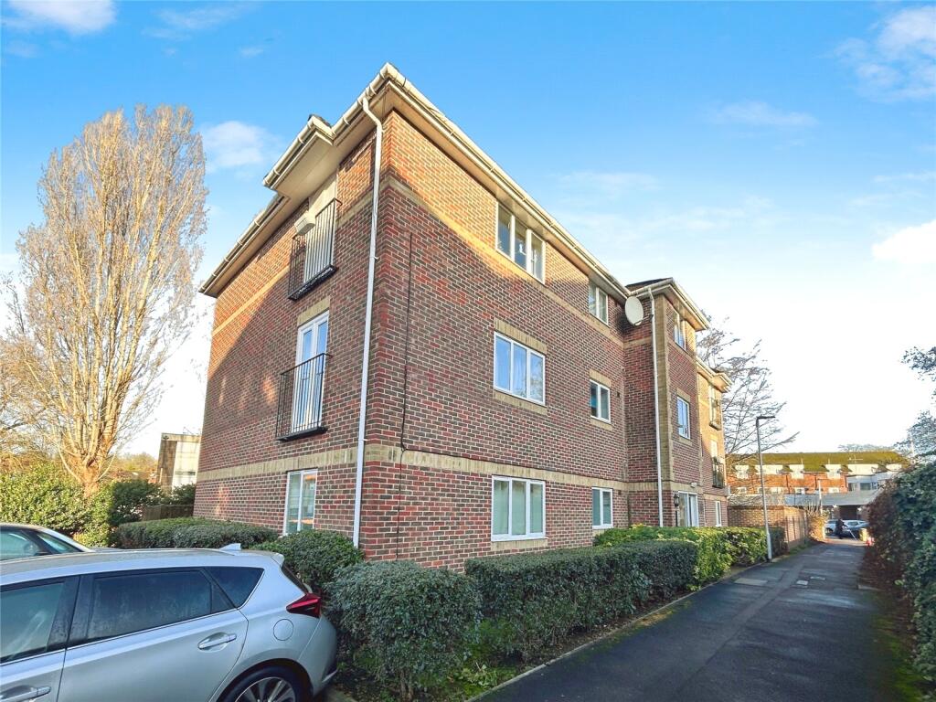 Main image of property: Abbotsmead Place, Caversham, Reading, RG4