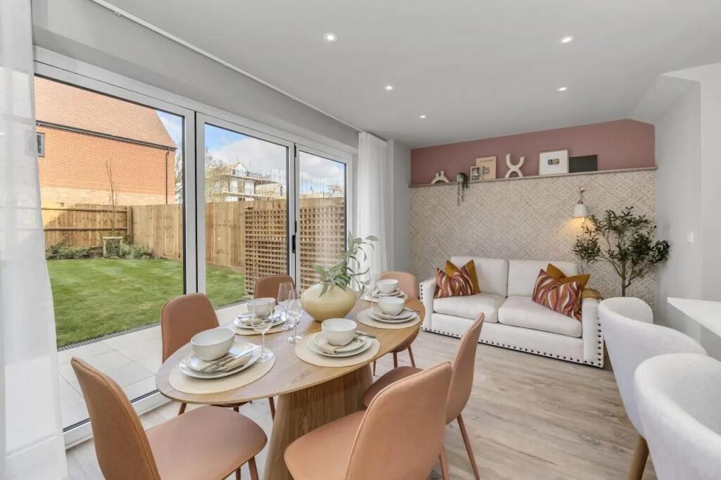Hopkins Homes at Beaulieu, Beaulieu, Chelmsford, CM1 6FU - View 3