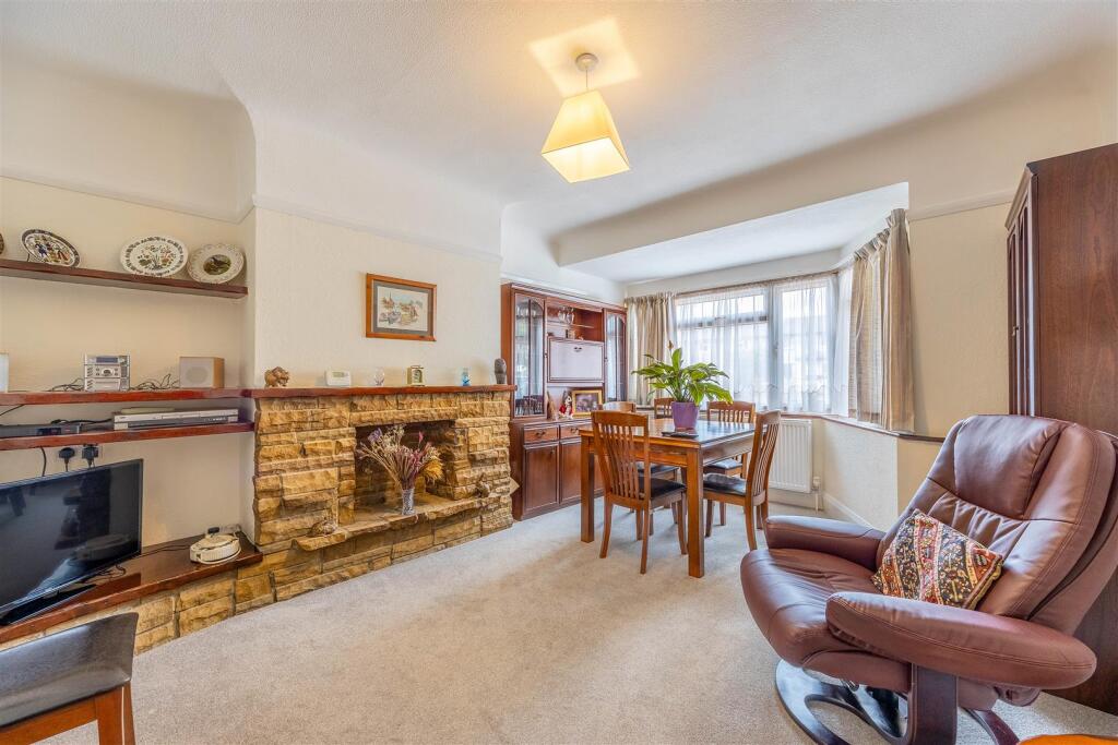 House in Southend-on-Sea, Southchurch - View 2