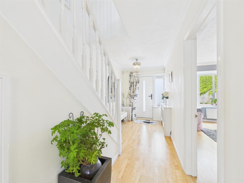 House in Hemel Hempstead, Watermead - More