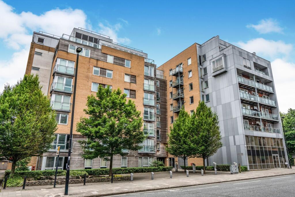 Main image of property: High Street, Southampton, SO14