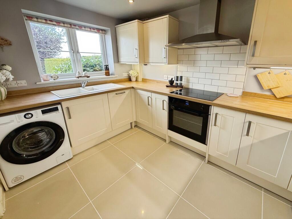 House in Lincoln - View 5