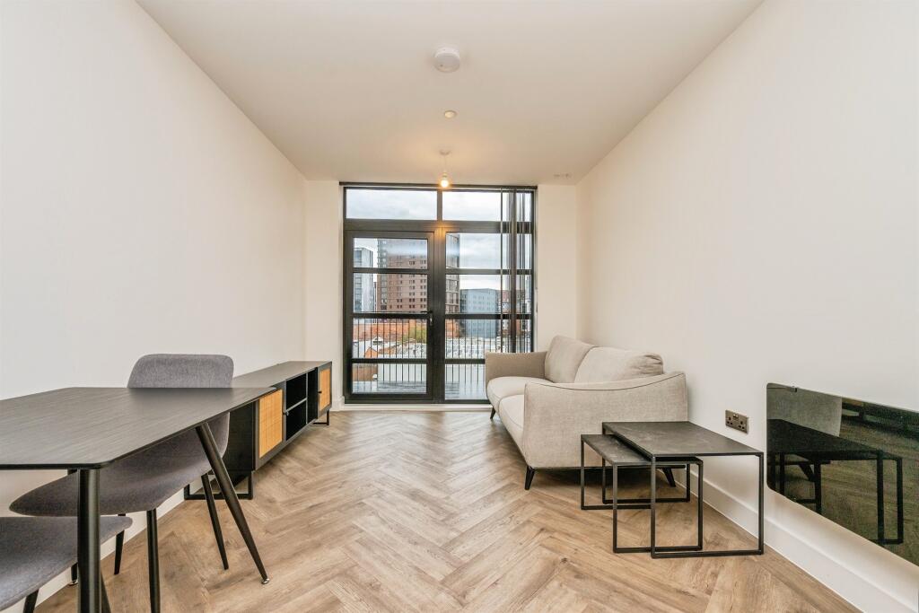 Apartment in Birmingham, West Midlands - View 5