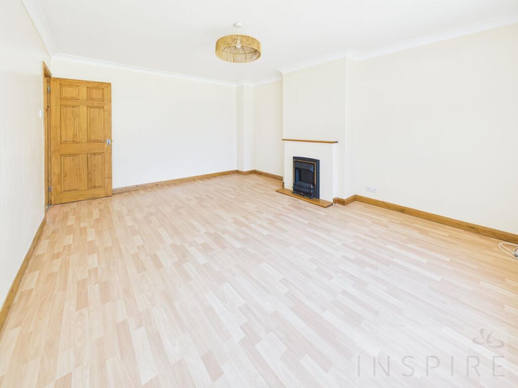 Apartment in Crawley, Ifield - View 5