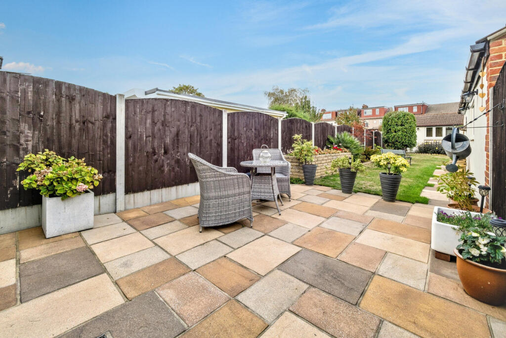 House in Romford - View 2