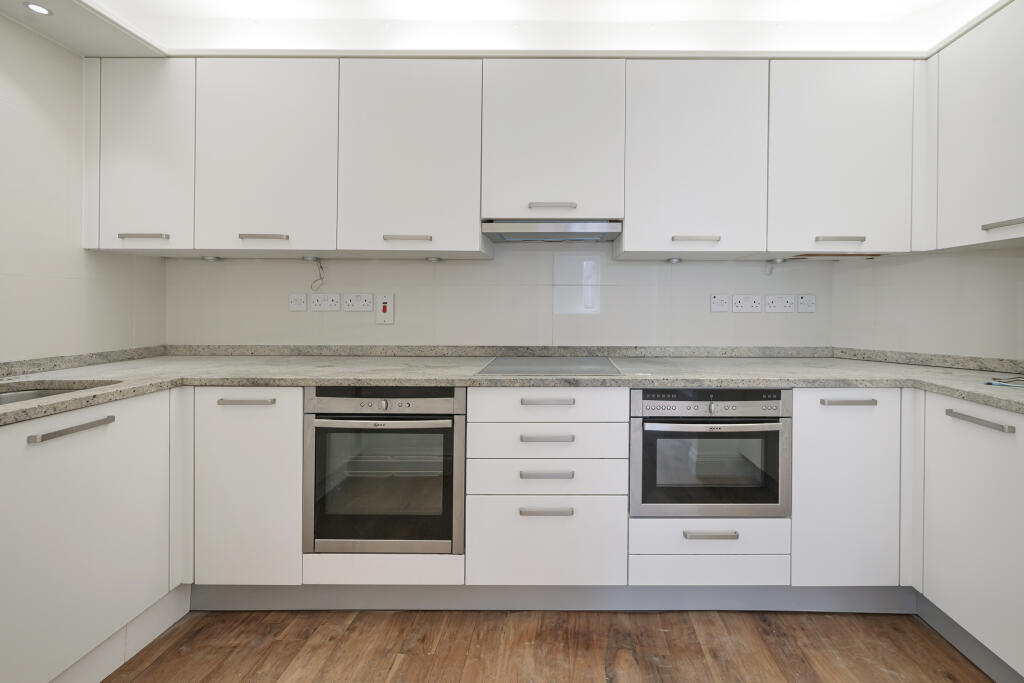 House in London - View 5