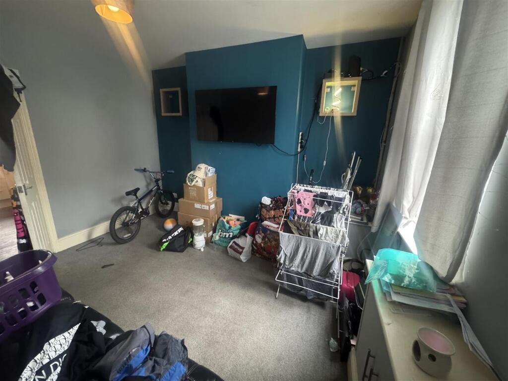 House in Nottingham - View 5