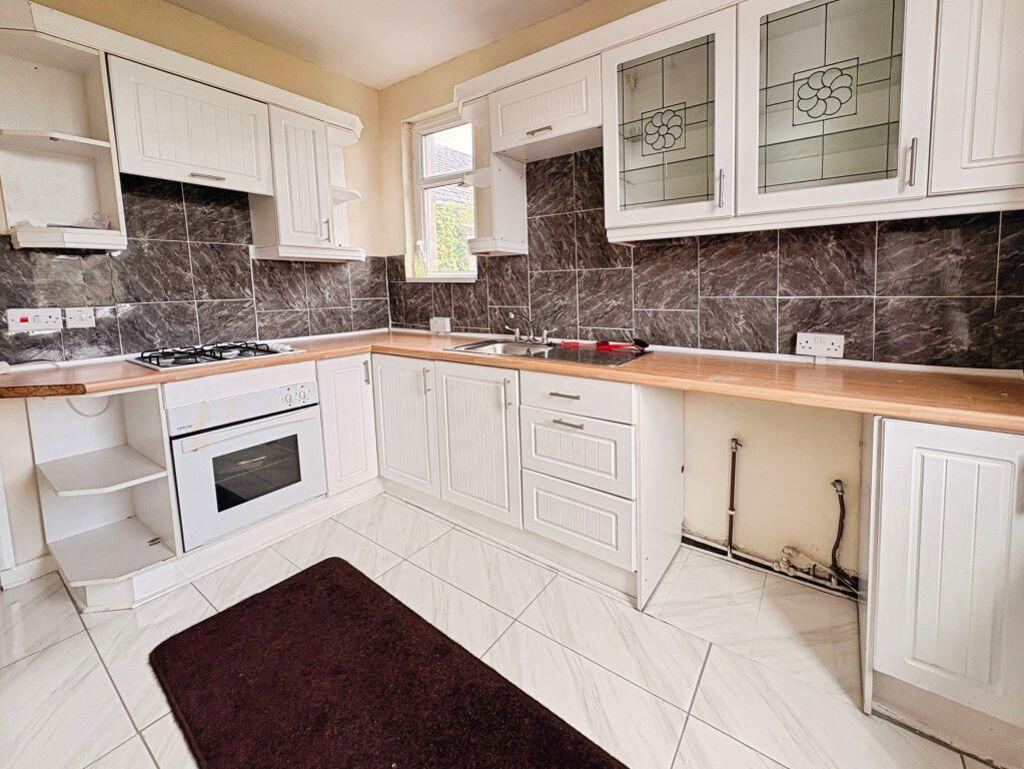 Apartment in Swansea - View 2