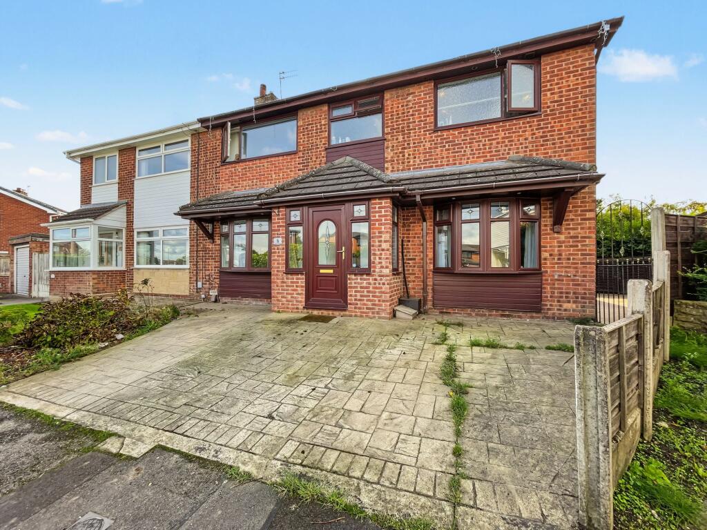 Main image of property: Moss Close, Radcliffe, M26