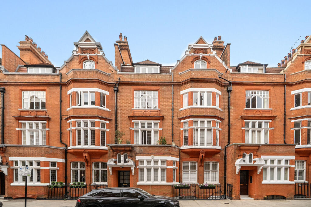 Apartment in London, Chelsea - View 2