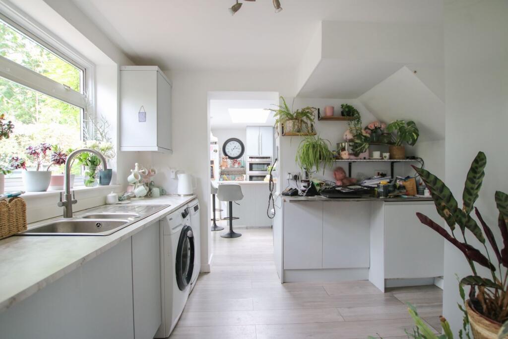Brook Close, Wokingham, RG41 - View 4