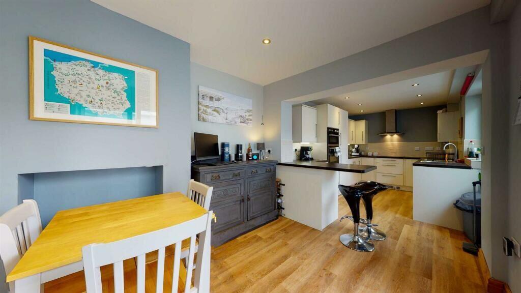 9 Margaret Street, Beaumaris, Anglesey, LL58 8DN photo 4