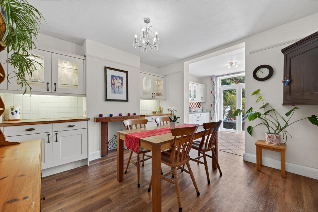 House in Oundle, North Northamptonshire - View 3