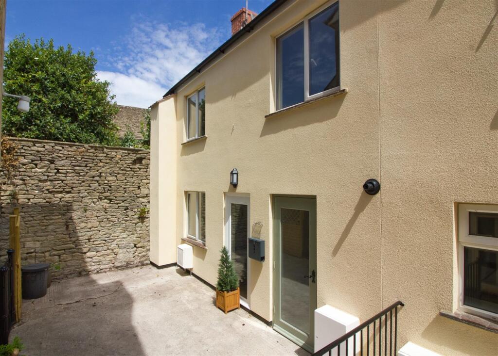 Main image of property: High Street, Malmesbury