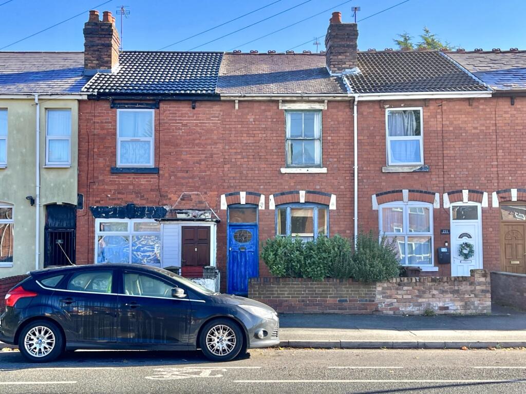 2-bed terraced on Birmingham Road, Wolverhampton, WV2, £75,000