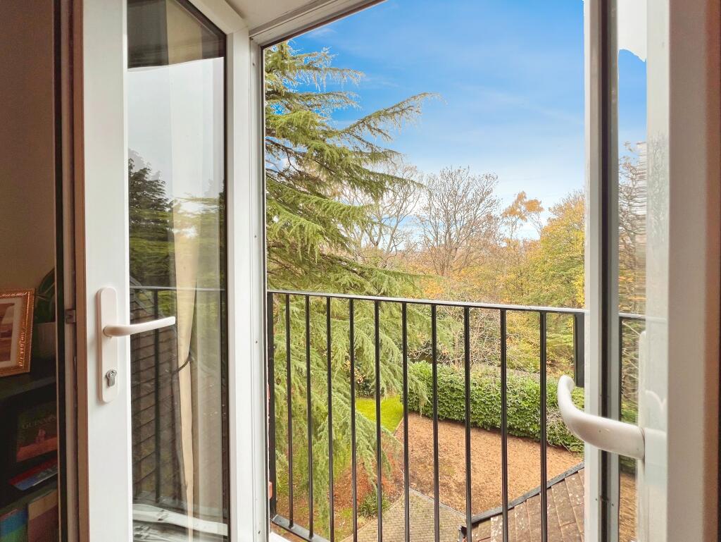 Monterey Court, Chalk Hill, Southampton photo 4