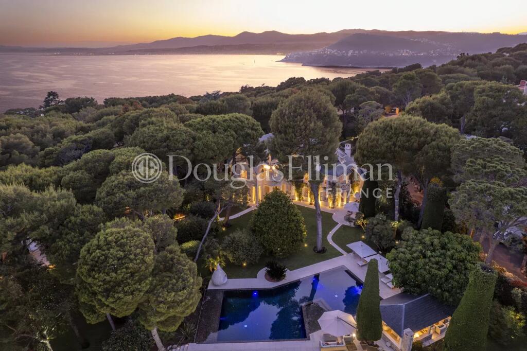 Main image of property: Provence-Alps-Cote d`Azur, Alpes-Maritimes, St-Jean-Cap-Ferrat