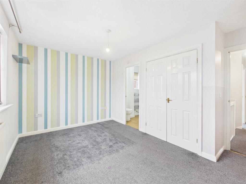 House in Nuneaton and Bedworth, Whitestone - More