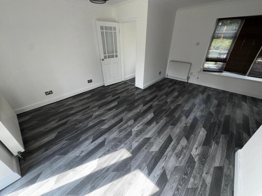 House in Wolverhampton, Aldersley, Tettenhall - View 4