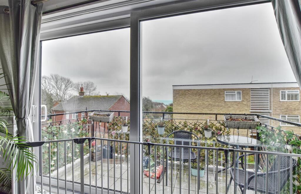 Apartment in Tonbridge - View 4