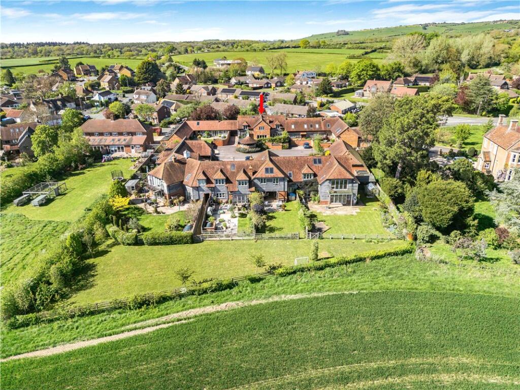 Main image of property: Pearce Courtyard, Oakley, Aylesbury, Buckinghamshire, HP18