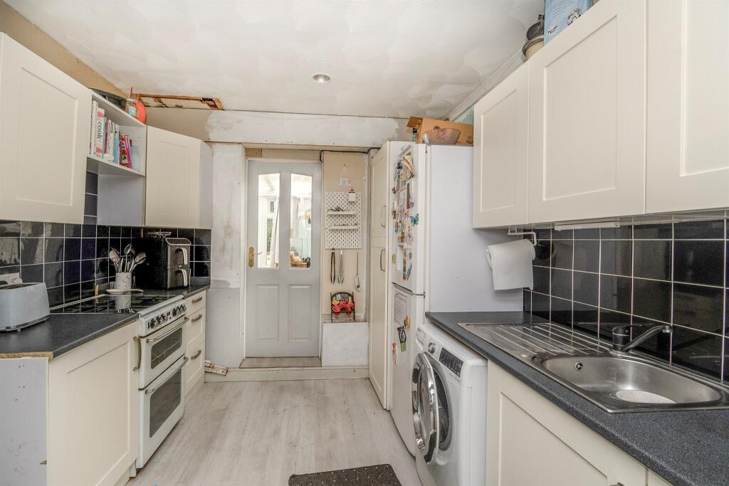 House in Wolverhampton, Old Heath - View 4