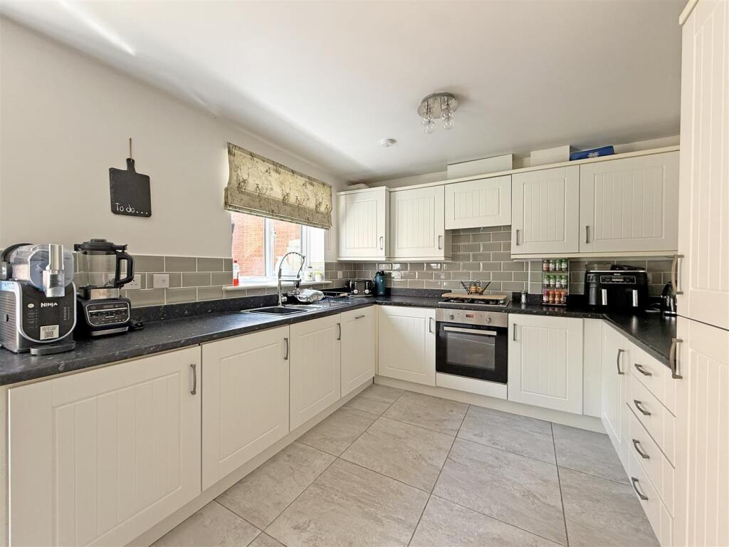 Woodvine Road, Shrewsbury photo 3