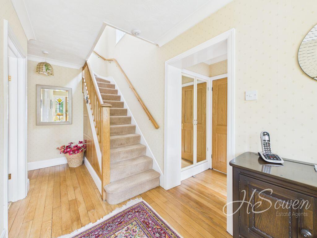 House in Torquay, Torbay - View 2