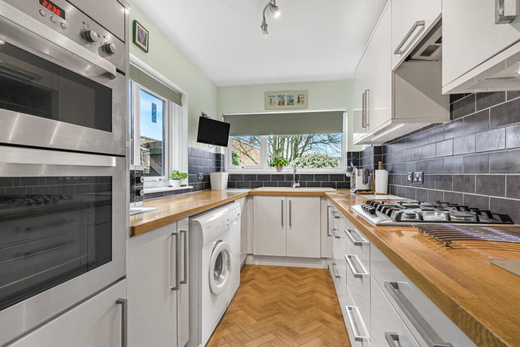 Parkwood Grove, Charlton Kings, Cheltenham, GL53 photo 3